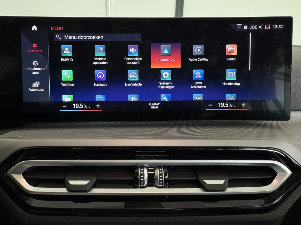 NEW 318IA 2.0 156PK AUT. NAVI/LED/PDC/CARPLAY