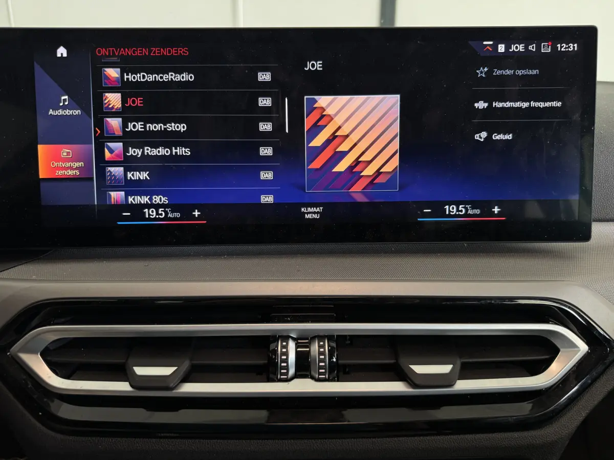 NEW 318IA 2.0 156PK AUT. NAVI/LED/PDC/CARPLAY