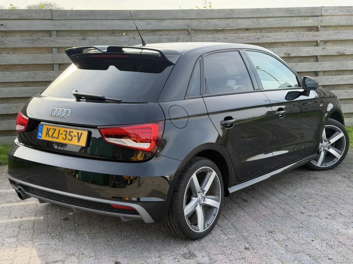 1.0 TFSI S line Automaat Stoelverw.