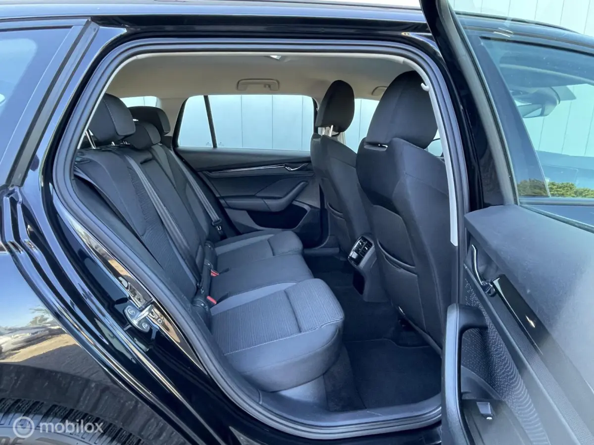 1.0 TSI Business Edition | Trekhaak uitklapbaar | Apple CarPlay | Climate & Cruise control | LED koplampen | LMV | Navi | PDC |