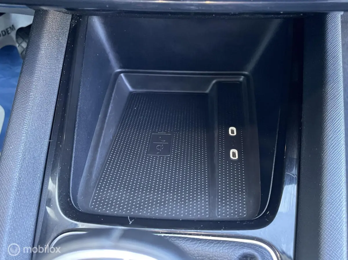 1.0 TSI Business Edition | Trekhaak uitklapbaar | Apple CarPlay | Climate & Cruise control | LED koplampen | LMV | Navi | PDC |