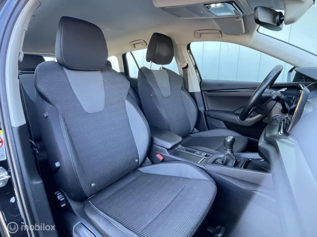 1.0 TSI Business Edition | Trekhaak uitklapbaar | Apple CarPlay | Climate & Cruise control | LED koplampen | LMV | Navi | PDC |