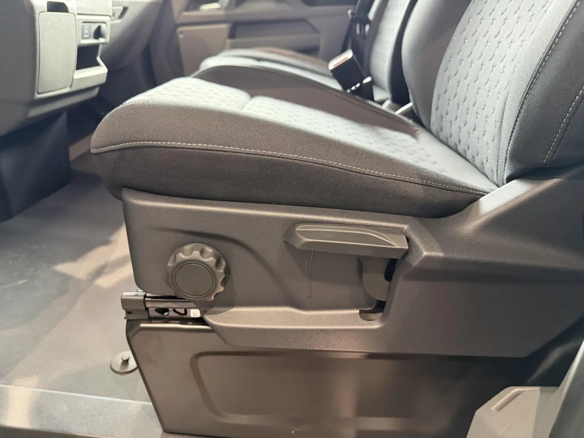 320 2.5 PHEV L2H1 Limited | Nu met €4424,- bonus | Trekhaak | Direct leverbaar | Apple CarPlay + Android Auto | LED | Verwarmbare Voorstoelen |
