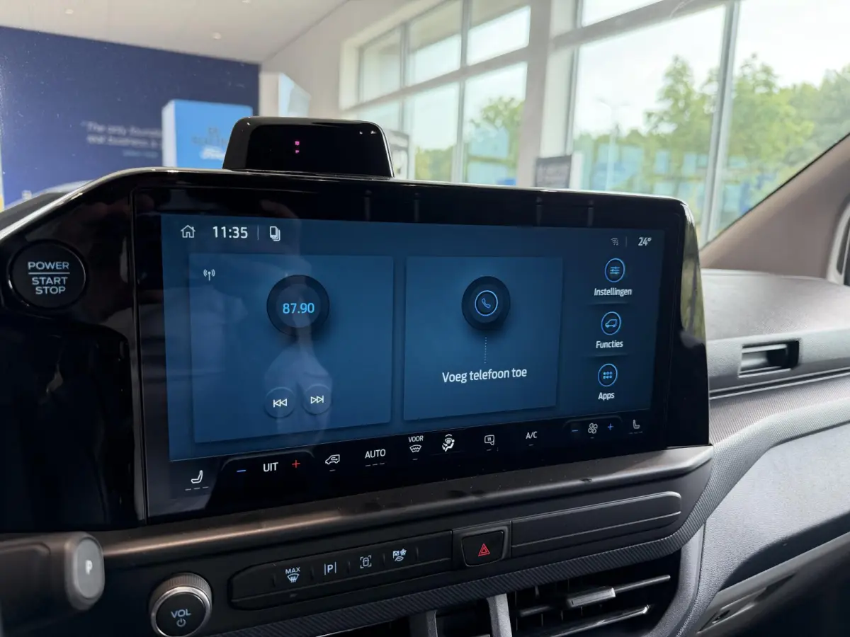 320 2.5 PHEV L2H1 Limited | Nu met €4424,- bonus | Trekhaak | Direct leverbaar | Apple CarPlay + Android Auto | LED | Verwarmbare Voorstoelen |
