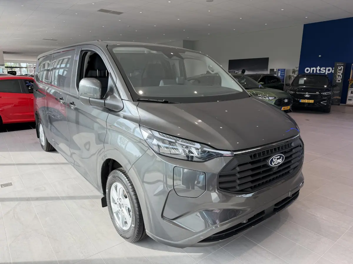 320 2.5 PHEV L2H1 Limited | Nu met €4424,- bonus | Trekhaak | Direct leverbaar | Apple CarPlay + Android Auto | LED | Verwarmbare Voorstoelen |