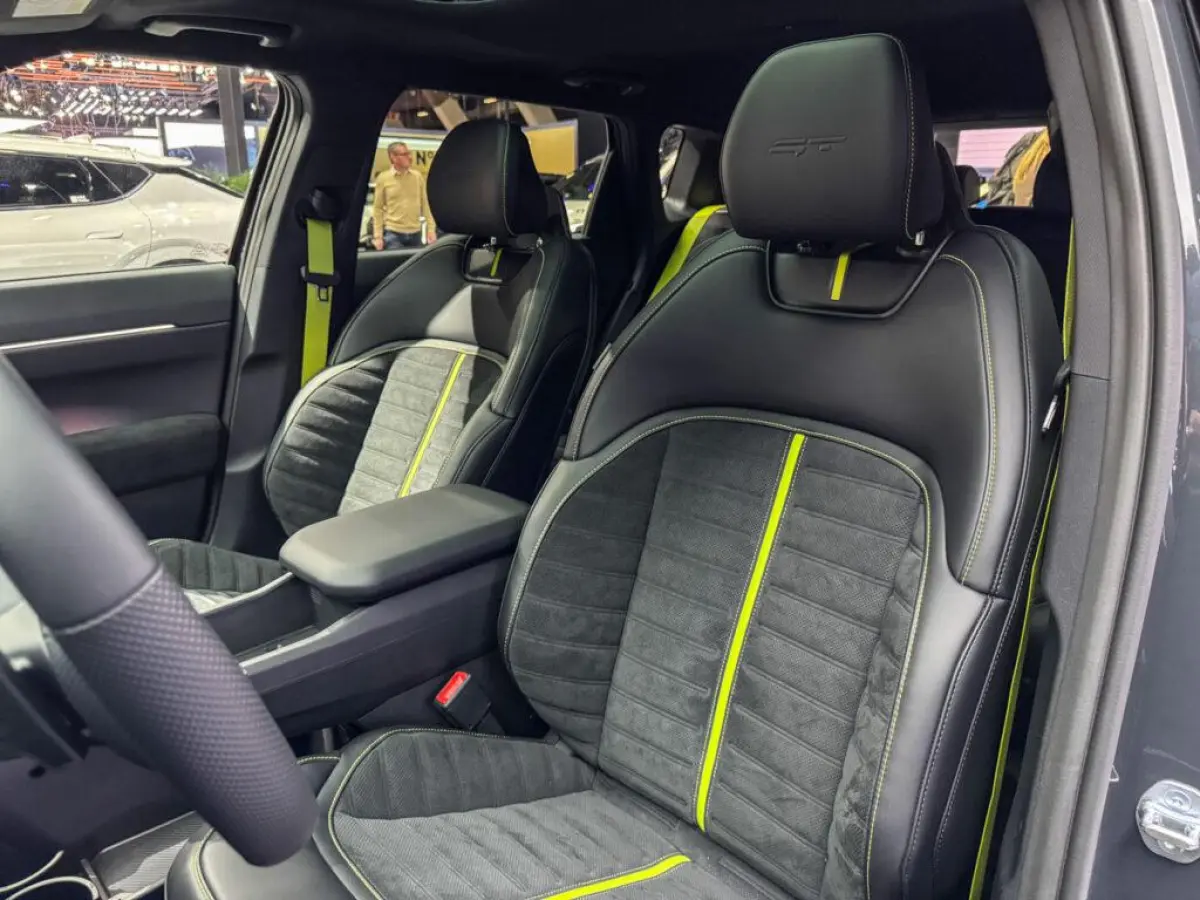 GT AWD 81.4 kWh Launch control | Elektronisch adaptief onderstel met road-preview | 20' lichtmetalen GT-velgen | NIEUW TE BESTELLEN