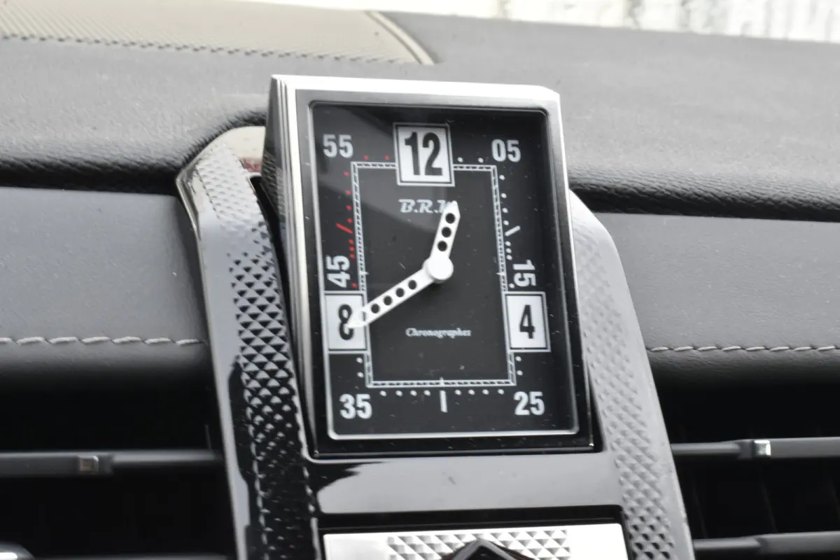 E-Tense 225 EAT8 Automaat Rivoli Lederen bekleding | Navigatie | adaptieve cruise controle | Airconditioning ECC | Carplay & Android Auto | SOH 100% | Zeer compleet | x