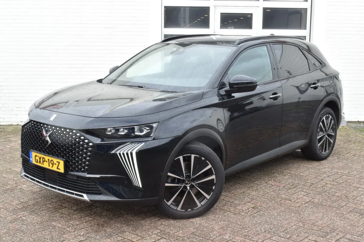 E-Tense 225 EAT8 Automaat Rivoli Lederen bekleding | Navigatie | adaptieve cruise controle | Airconditioning ECC | Carplay & Android Auto | SOH 100% | Zeer compleet | x