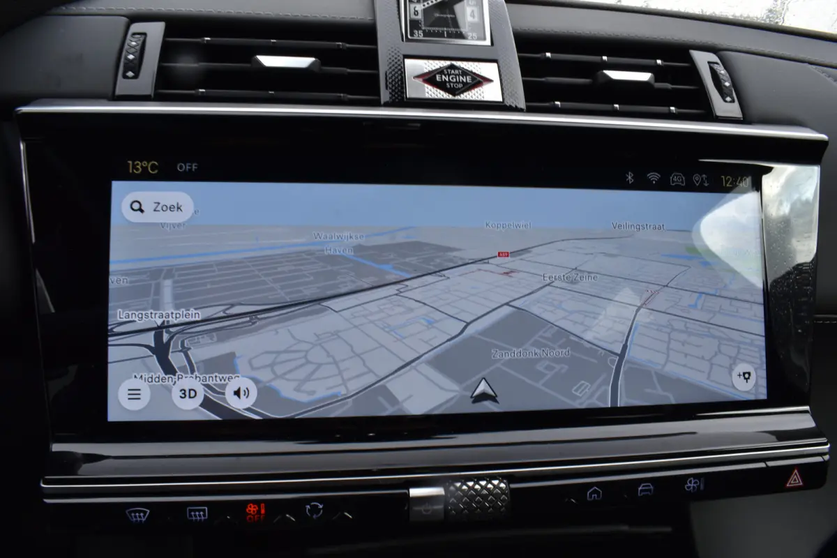 E-Tense 225 EAT8 Automaat Rivoli Lederen bekleding | Navigatie | adaptieve cruise controle | Airconditioning ECC | Carplay & Android Auto | SOH 100% | Zeer compleet | x