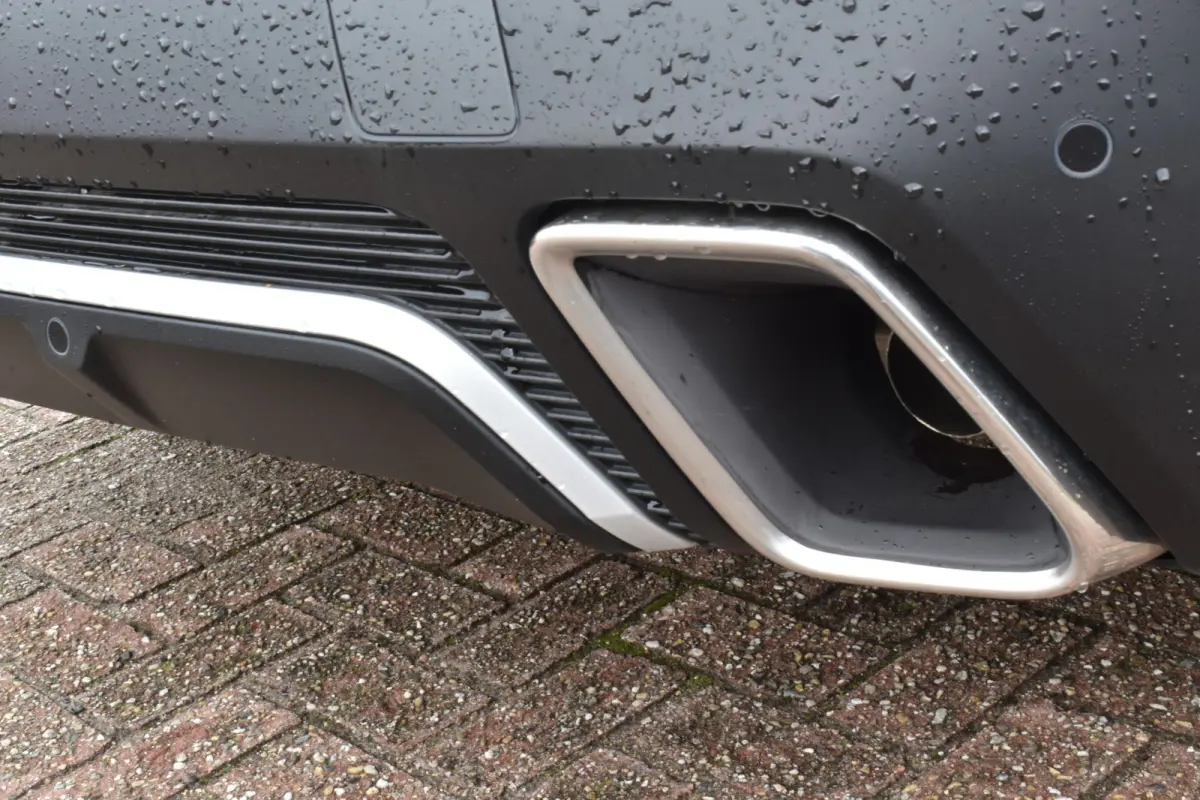 E-Tense 225 EAT8 Automaat Rivoli Lederen bekleding | Navigatie | adaptieve cruise controle | Airconditioning ECC | Carplay & Android Auto | SOH 100% | Zeer compleet | x