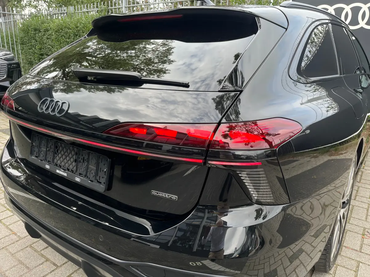 2.0 e-hybrid quattro S edition Competition | 270kw | Trekhaak | Bang & Olufsen | Tech-pro | Alarm kl3 | Head-up display | 21 inch Audi sport velgen |