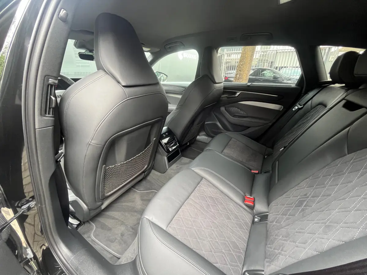 2.0 e-hybrid quattro S edition Competition | 270kw | Trekhaak | Bang & Olufsen | Tech-pro | Alarm kl3 | Head-up display | 21 inch Audi sport velgen |
