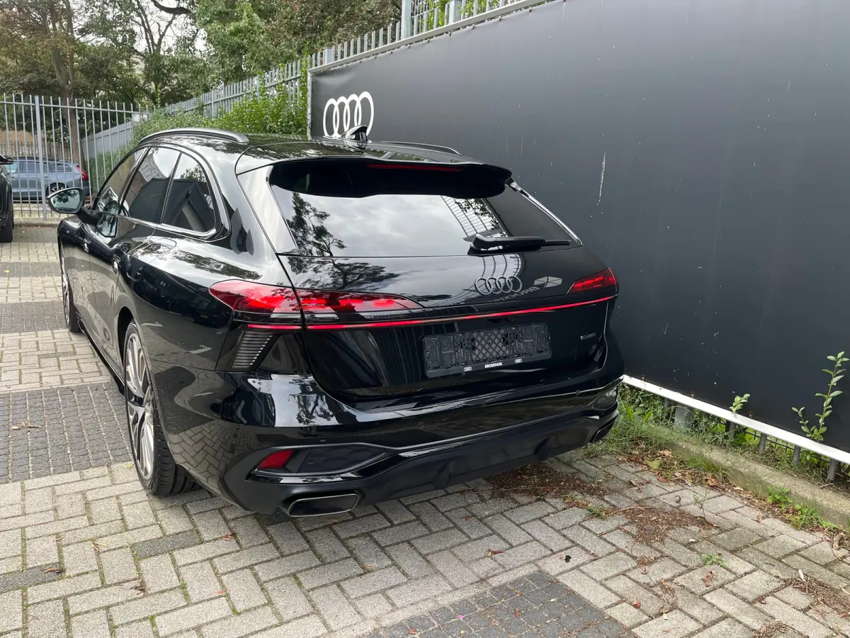 2.0 e-hybrid quattro S edition Competition | 270kw | Trekhaak | Bang & Olufsen | Tech-pro | Alarm kl3 | Head-up display | 21 inch Audi sport velgen |