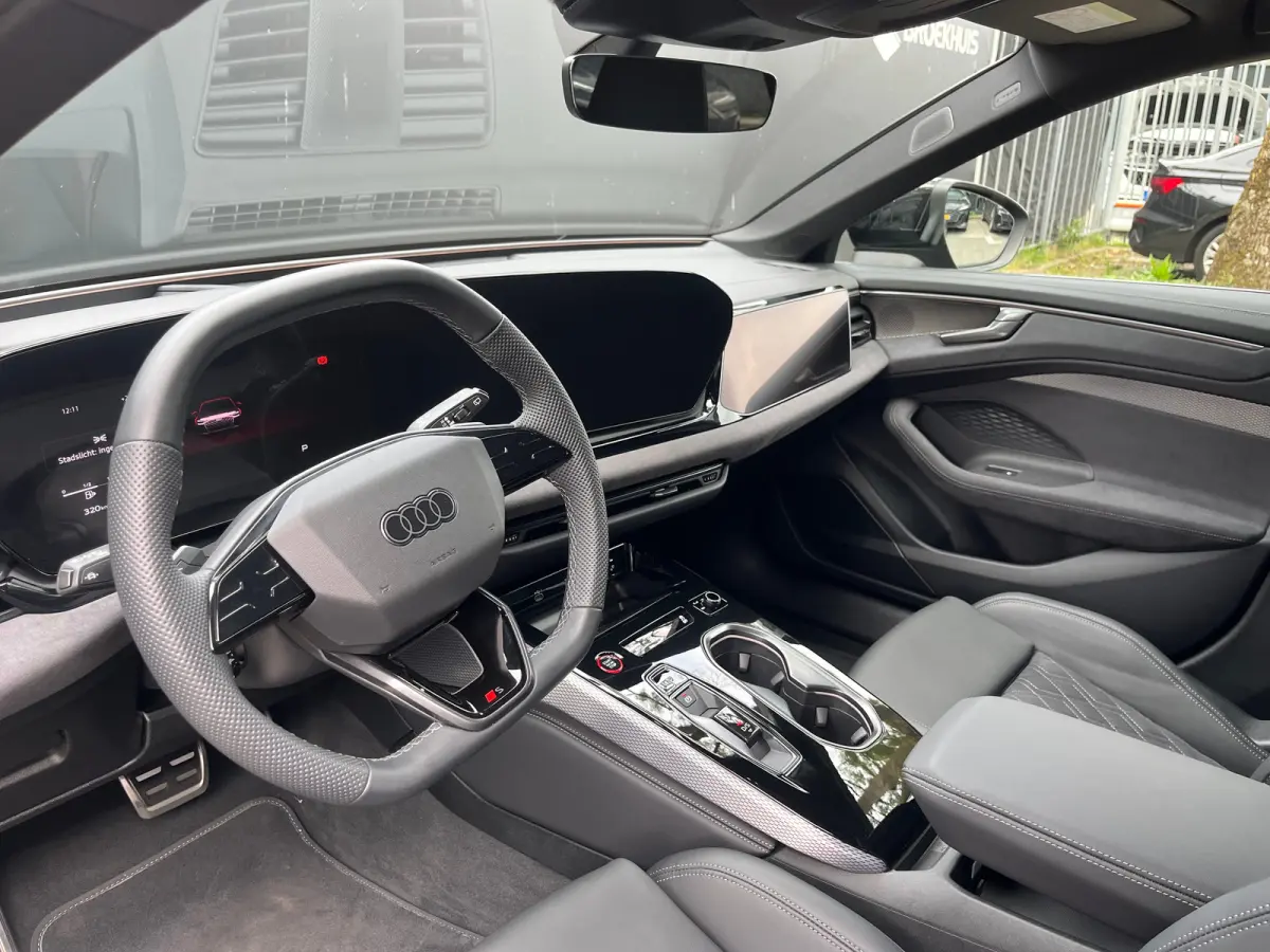 2.0 e-hybrid quattro S edition Competition | 270kw | Trekhaak | Bang & Olufsen | Tech-pro | Alarm kl3 | Head-up display | 21 inch Audi sport velgen |