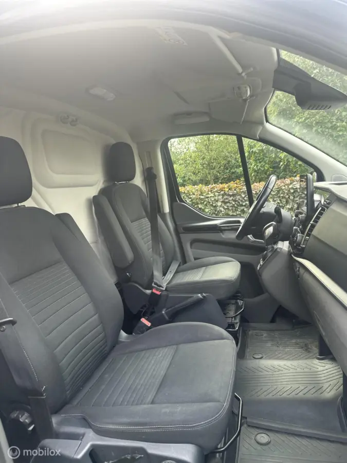 280 2.0 TDCI 130PK Automaat L1H1 Limited