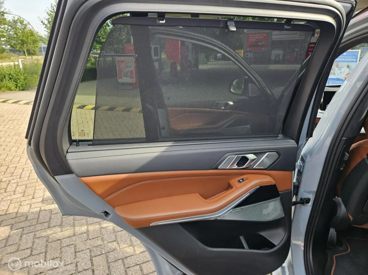 xDrive50e