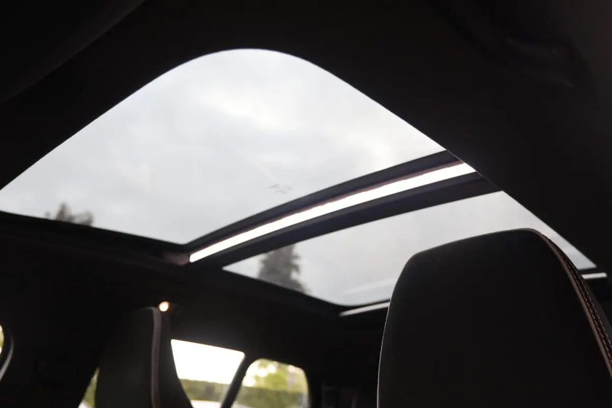 T5 Ultimate Dark | Stoelverwarming | Trekhaak | Parkeercamera | BLIS | Pilot Assist | H/K | Keyless