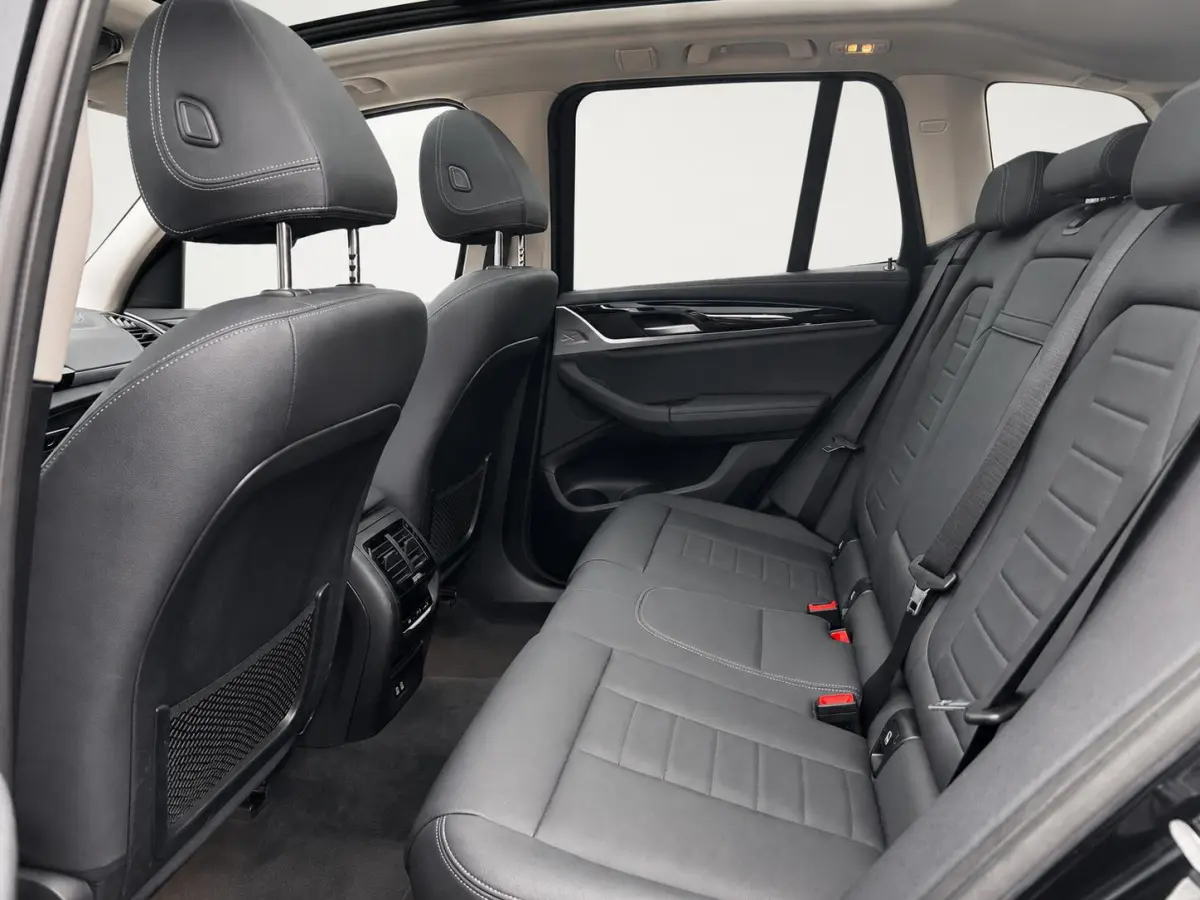High Executive Edition 80 kWh SOH 98,6% Panoramadak Trekhaak Navigatie Apple CarPlay Android Auto Camera Parkeerhulp Adaptive Cruise Control Stoelverwarming Full Led Leder Climate Control Li