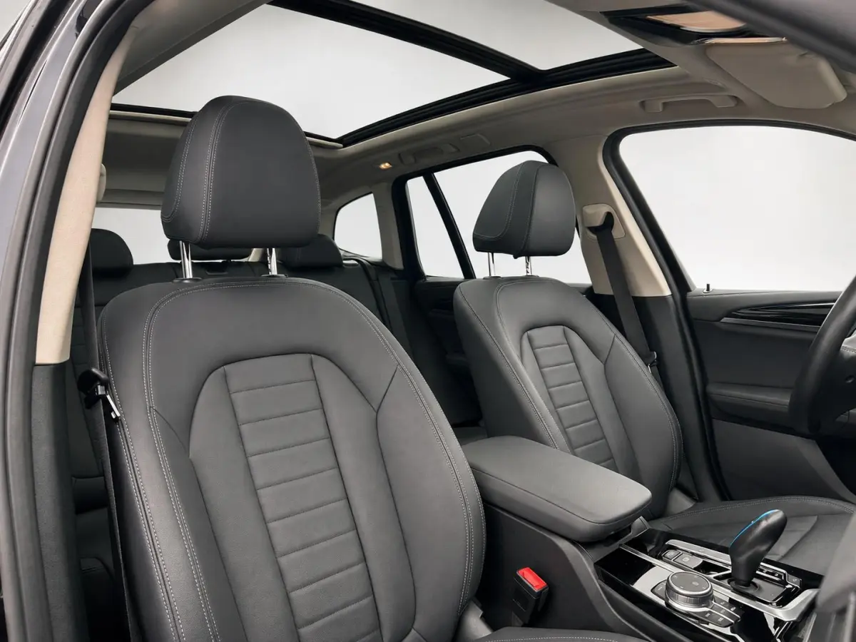 High Executive Edition 80 kWh SOH 98,6% Panoramadak Trekhaak Navigatie Apple CarPlay Android Auto Camera Parkeerhulp Adaptive Cruise Control Stoelverwarming Full Led Leder Climate Control Li