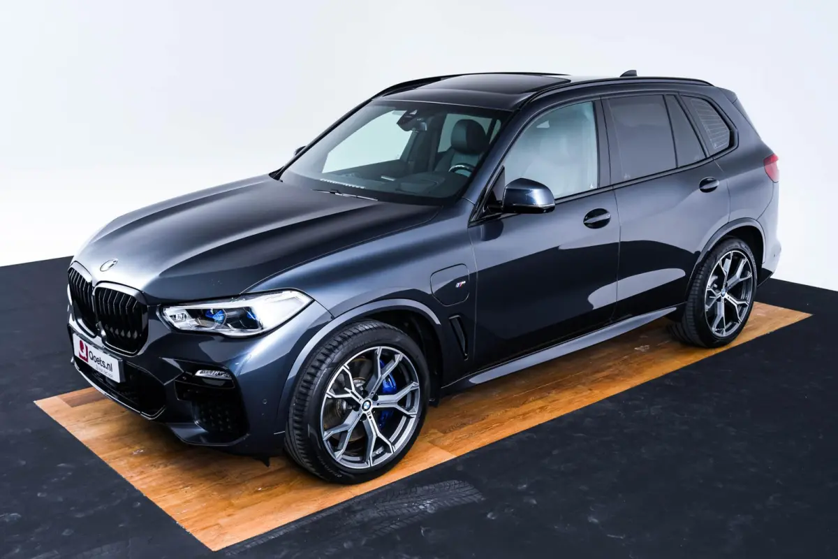 xDrive45e High Executive Trekhaak - Panoramadak - Active Cruise Control - Head up - Harman Kardon - Sportstoelen - Elektrisch verstelbare/verwarmde stoelen - Comfort Acces - Parking Assistan