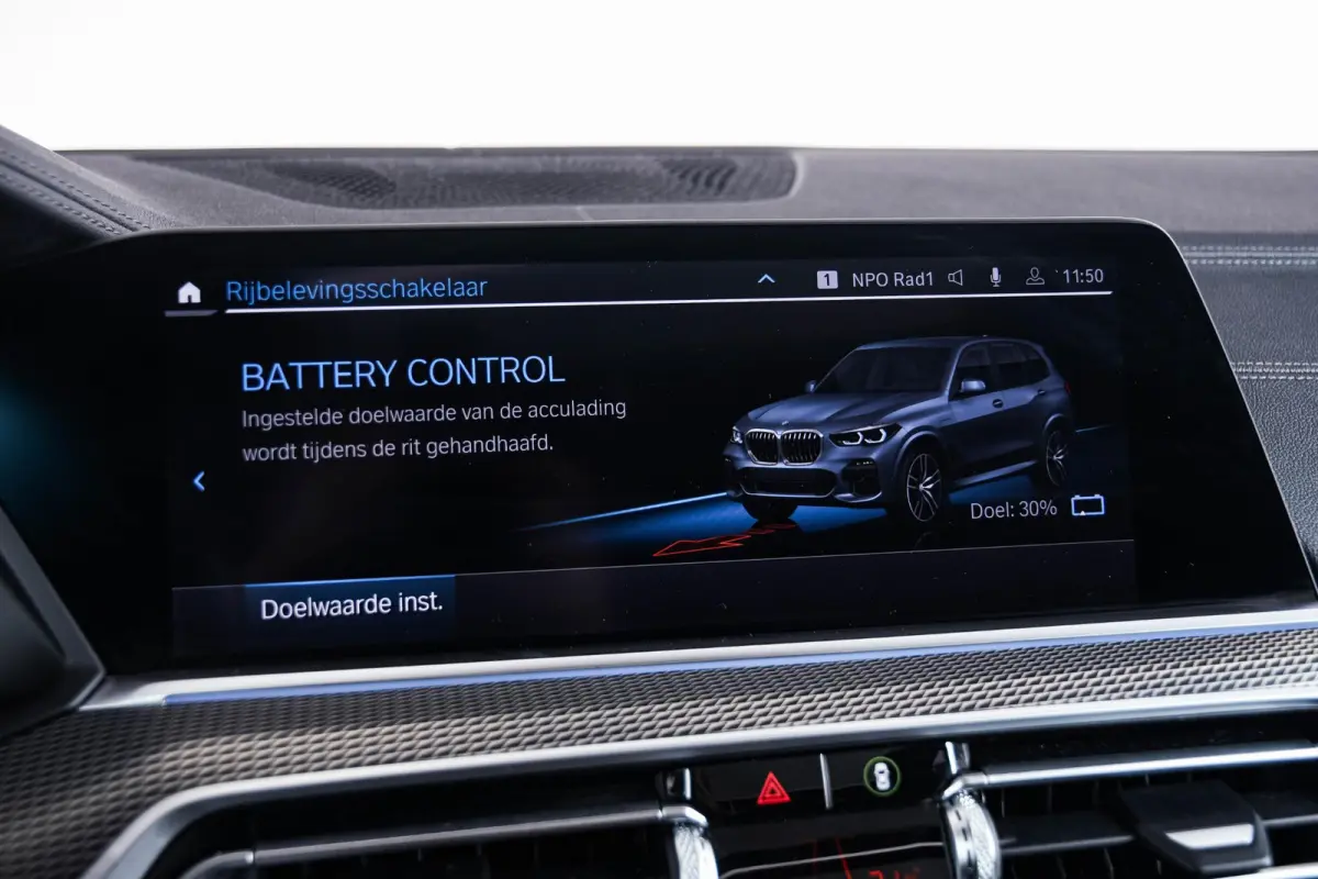 xDrive45e High Executive Trekhaak - Panoramadak - Active Cruise Control - Head up - Harman Kardon - Sportstoelen - Elektrisch verstelbare/verwarmde stoelen - Comfort Acces - Parking Assistan
