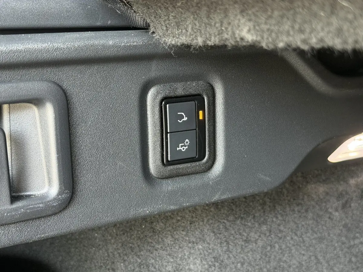2.0 P400e PHEV R-Dynamic SE | Meridian/Stoelverw. & -koeling/Pano-Dak/Adapt.Cruise/Carplay/21-inch