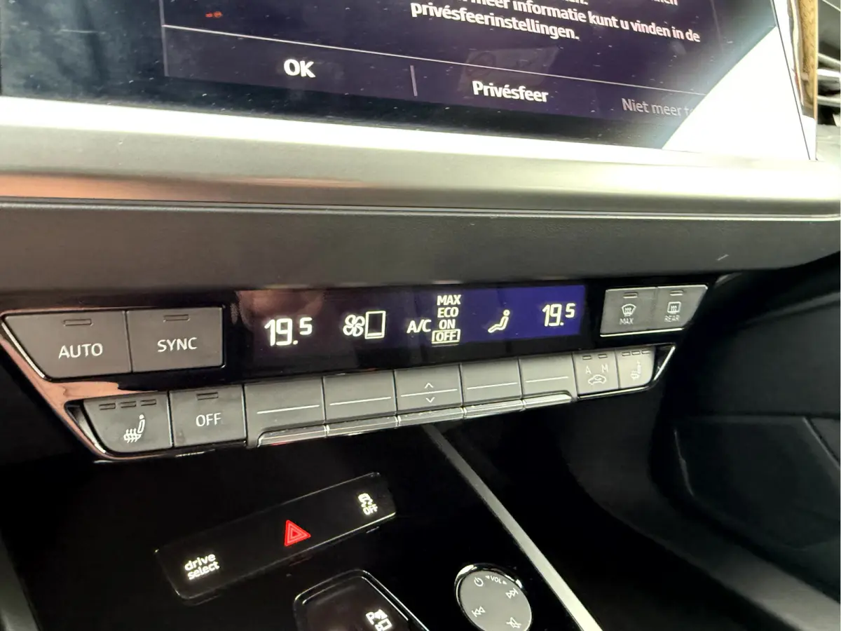 50 quattro 300pk Advanced edition 77 kWh SOH 91.9%, Camera, 20''Lmv, Trekhaak