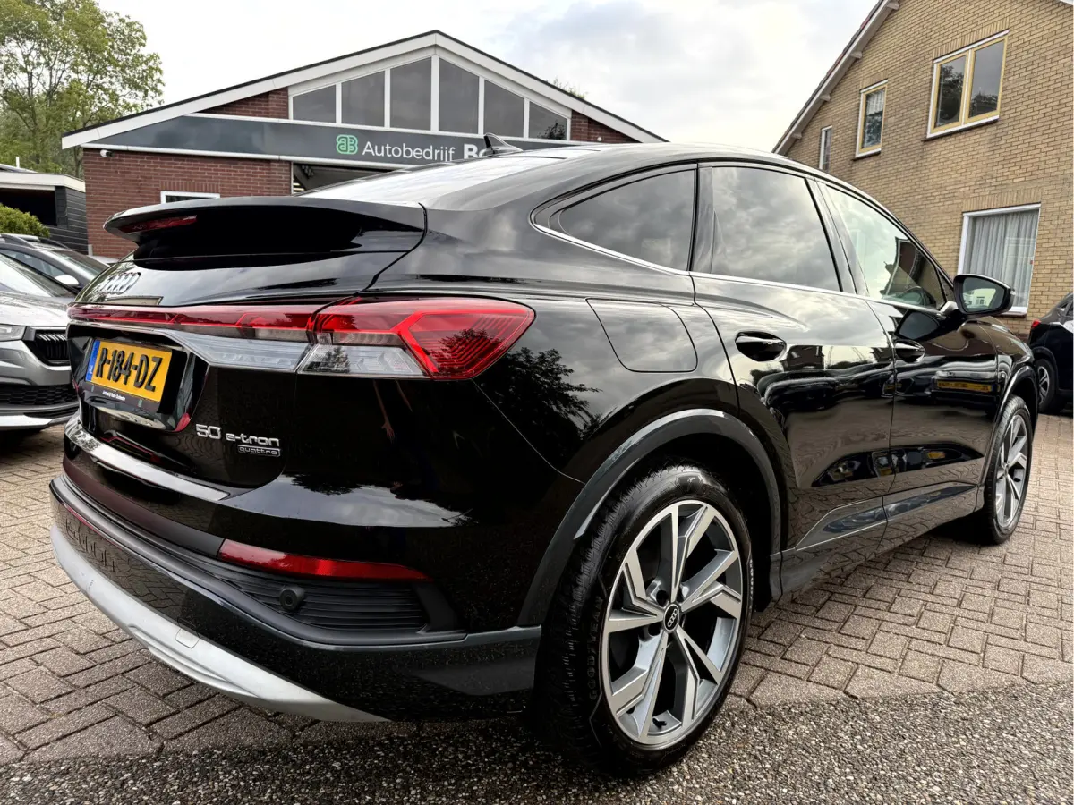50 quattro 300pk Advanced edition 77 kWh SOH 91.9%, Camera, 20''Lmv, Trekhaak