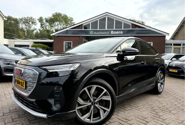 50 quattro 300pk Advanced edition 77 kWh SOH 91.9%, Camera, 20''Lmv, Trekhaak