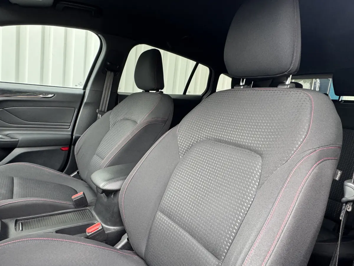 1.5 ST Line Head-up / Applecarplay / Keyless / Lane assit / camera /Adaptive Cruise / Full options