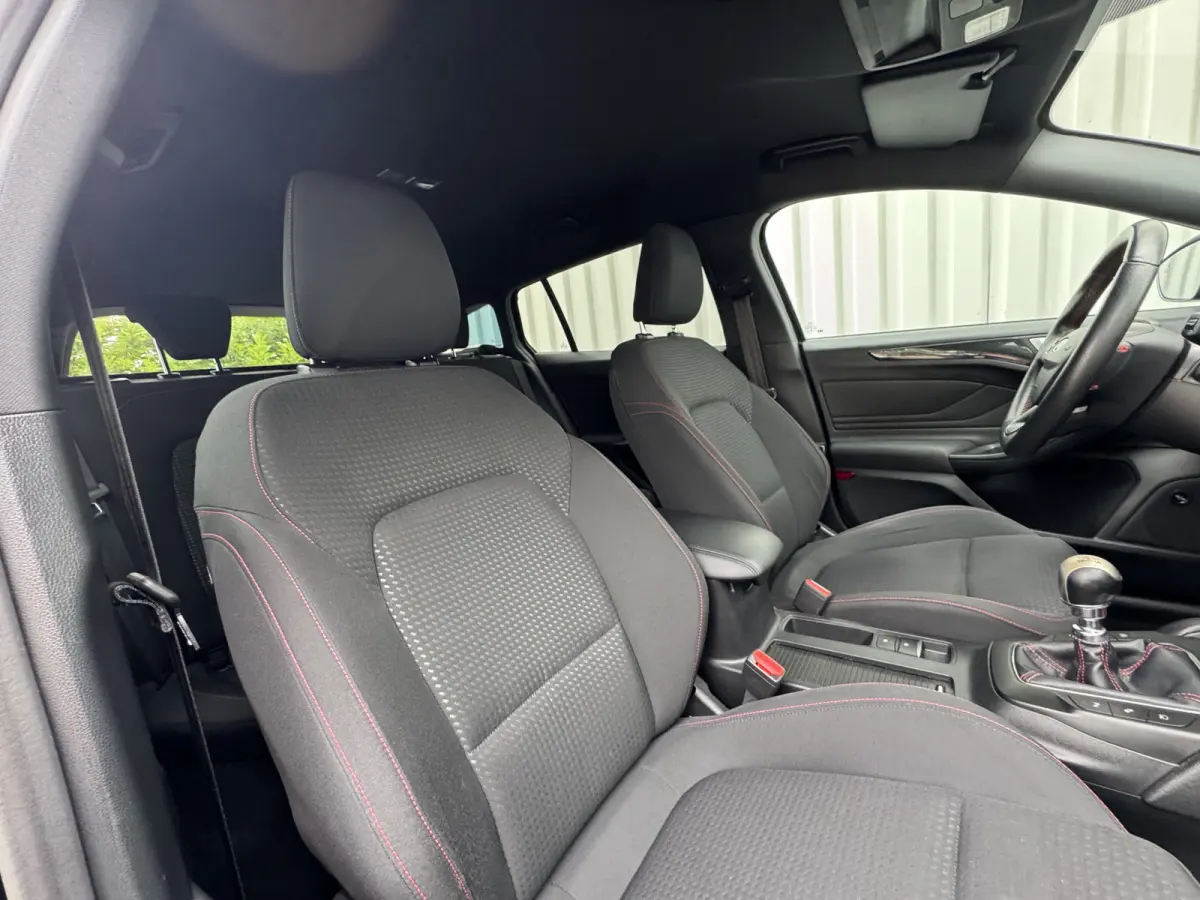 1.5 ST Line Head-up / Applecarplay / Keyless / Lane assit / camera /Adaptive Cruise / Full options