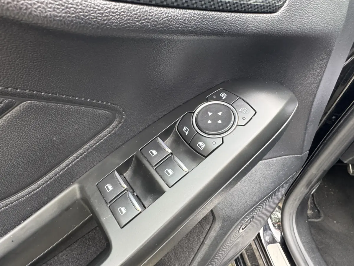1.5 ST Line Head-up / Applecarplay / Keyless / Lane assit / camera /Adaptive Cruise / Full options