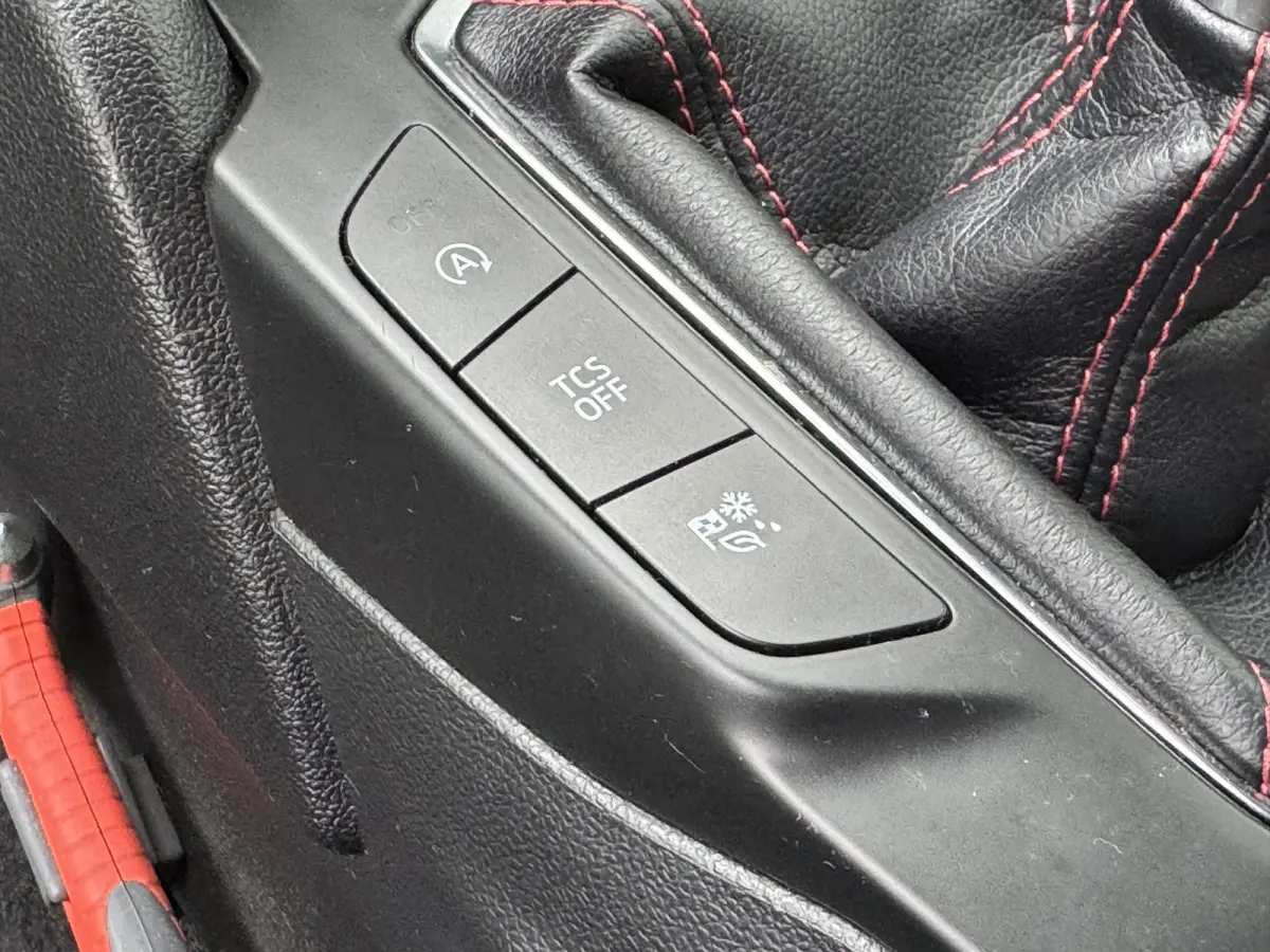 1.5 ST Line Head-up / Applecarplay / Keyless / Lane assit / camera /Adaptive Cruise / Full options