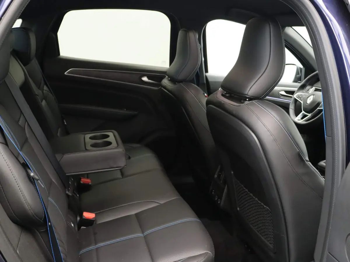 E-Tech full hybrid 145pk esprit Alpine | Adaptive cruise control | Stuur en stoelverwarming | Elektrisch verstelbare stoelen | Dodehoek detectie |