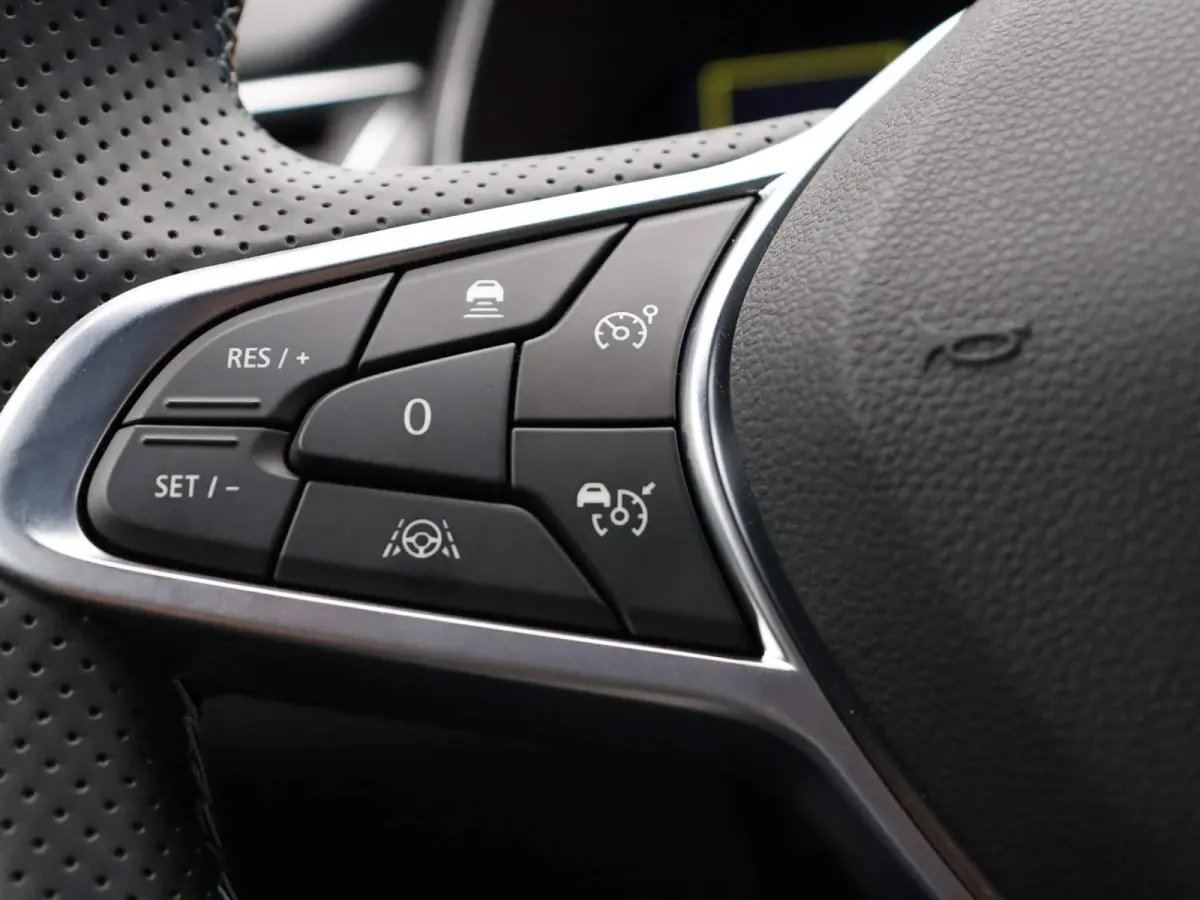 E-Tech full hybrid 145pk esprit Alpine | Adaptive cruise control | Stuur en stoelverwarming | Elektrisch verstelbare stoelen | Dodehoek detectie |
