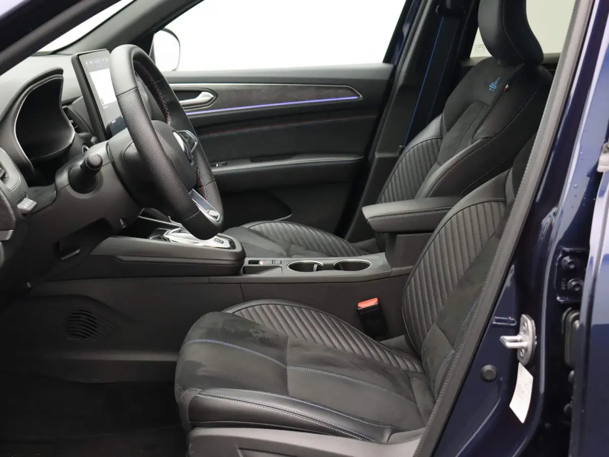 E-Tech full hybrid 145pk esprit Alpine | Adaptive cruise control | Stuur en stoelverwarming | Elektrisch verstelbare stoelen | Dodehoek detectie |