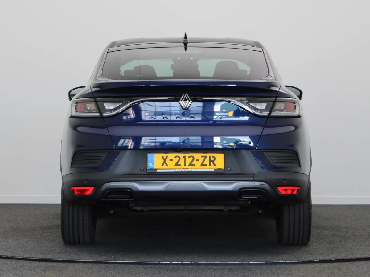 E-Tech full hybrid 145pk esprit Alpine | Adaptive cruise control | Stuur en stoelverwarming | Elektrisch verstelbare stoelen | Dodehoek detectie |