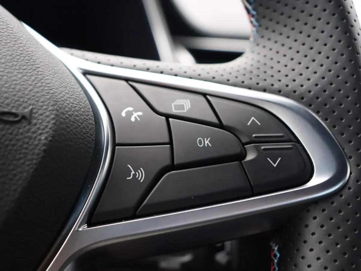E-Tech full hybrid 145pk esprit Alpine | Adaptive cruise control | Stuur en stoelverwarming | Elektrisch verstelbare stoelen | Dodehoek detectie |
