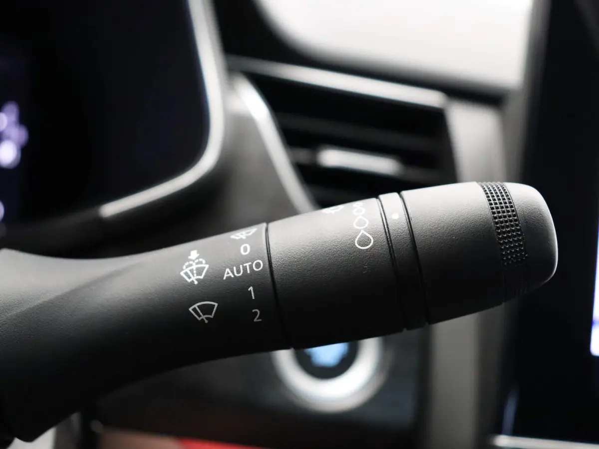 E-Tech full hybrid 145pk esprit Alpine | Adaptive cruise control | Stuur en stoelverwarming | Elektrisch verstelbare stoelen | Dodehoek detectie |