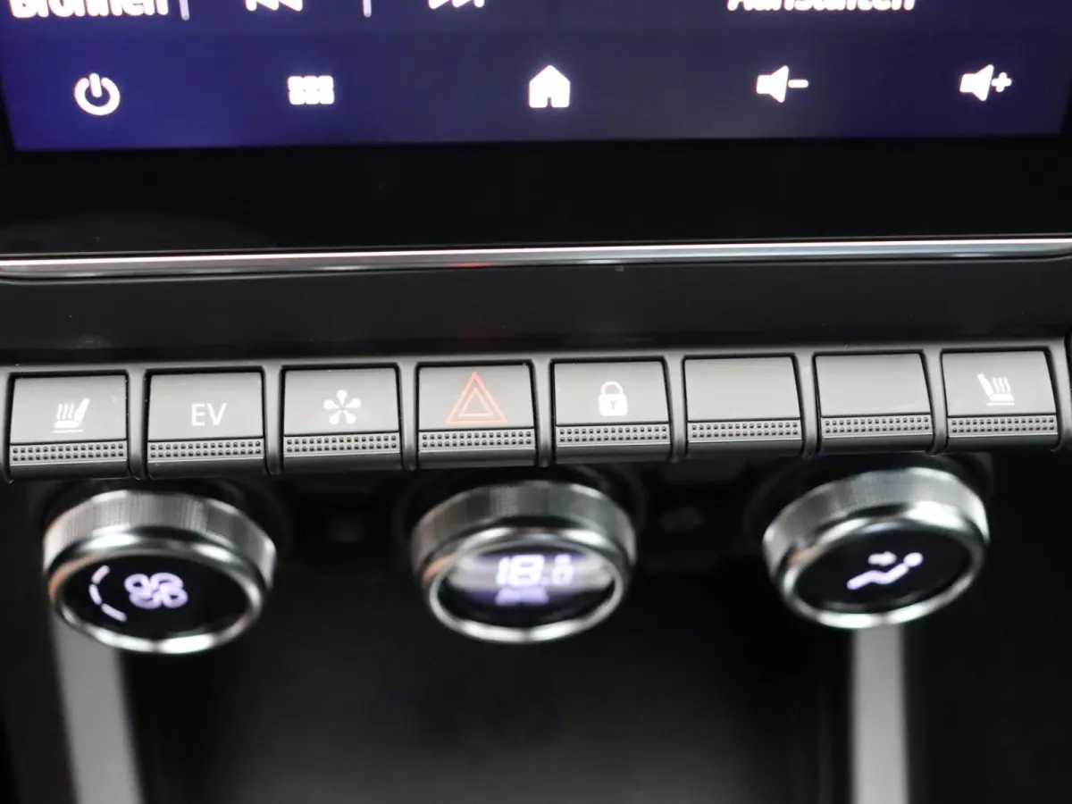 E-Tech full hybrid 145pk esprit Alpine | Adaptive cruise control | Stuur en stoelverwarming | Elektrisch verstelbare stoelen | Dodehoek detectie |