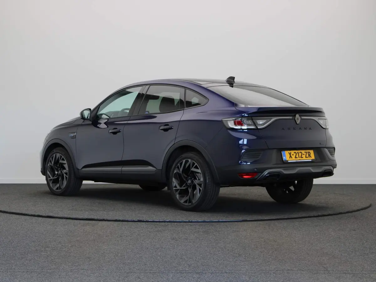 E-Tech full hybrid 145pk esprit Alpine | Adaptive cruise control | Stuur en stoelverwarming | Elektrisch verstelbare stoelen | Dodehoek detectie |