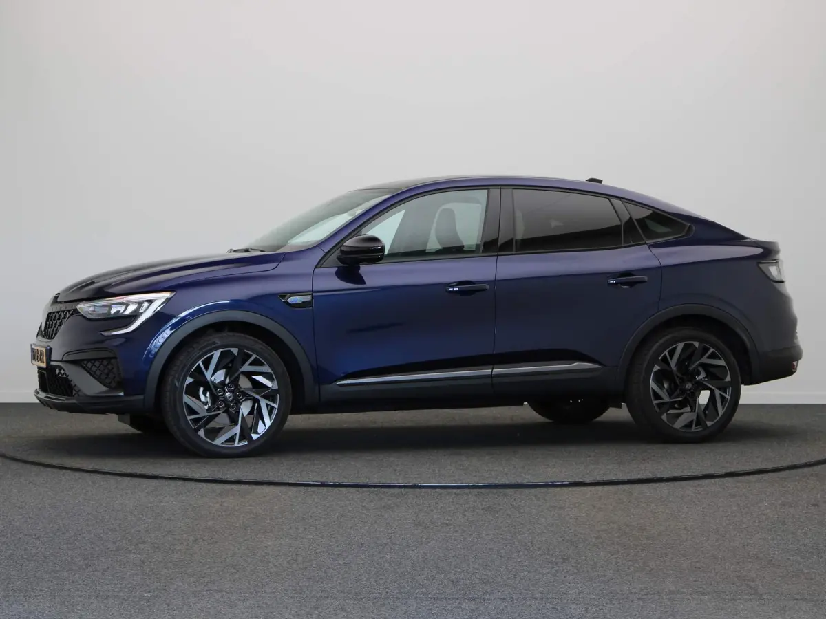 E-Tech full hybrid 145pk esprit Alpine | Adaptive cruise control | Stuur en stoelverwarming | Elektrisch verstelbare stoelen | Dodehoek detectie |