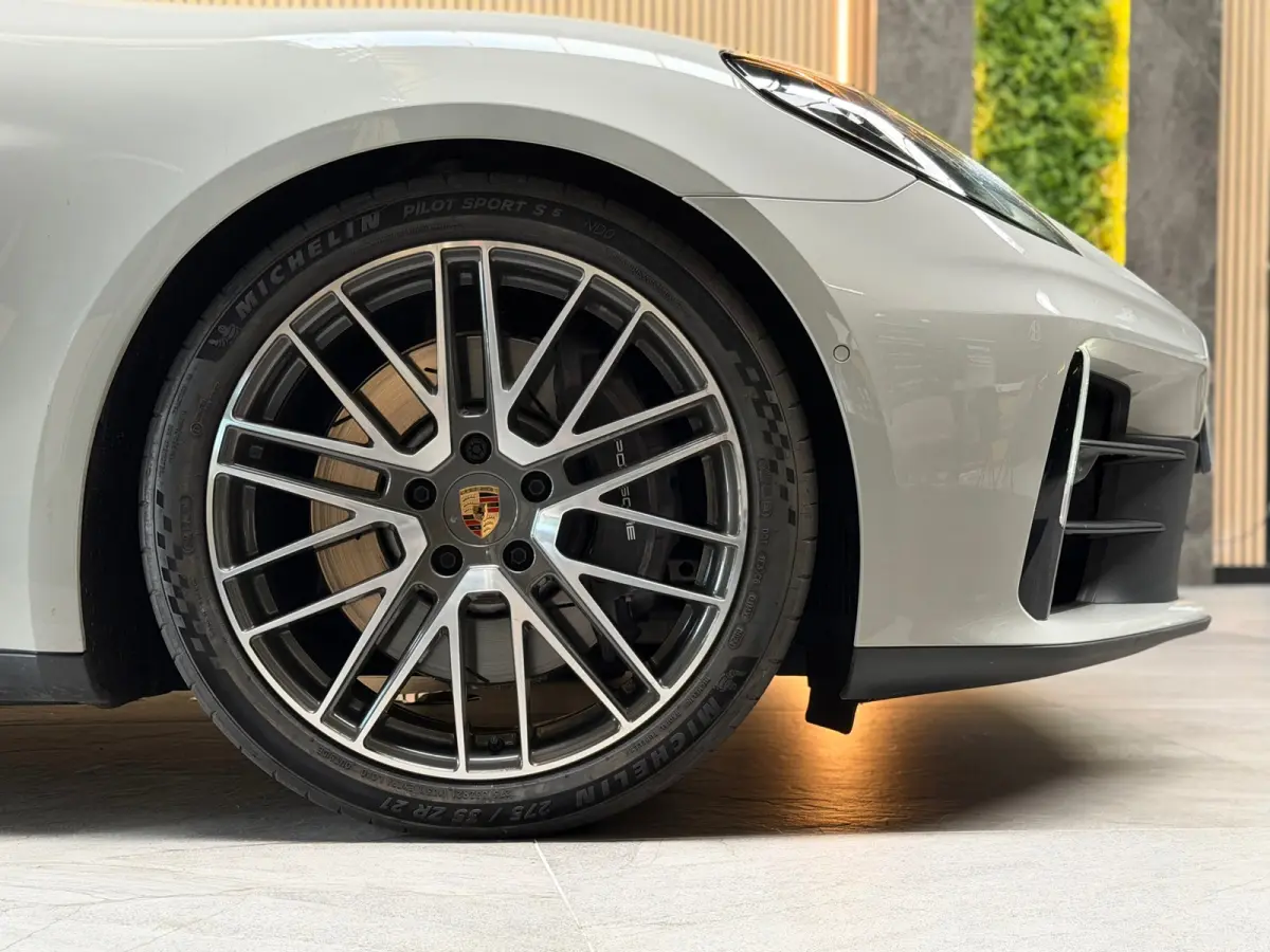 2.9 4 E-Hybrid PANO|BOSE|HuD|SOFTCLOSE|360 CAMERA|MEMORY|LUCHTVERING|FABRIEKSGARANTIE|NL AUTO|DEALER ONDERHOUDEN|
