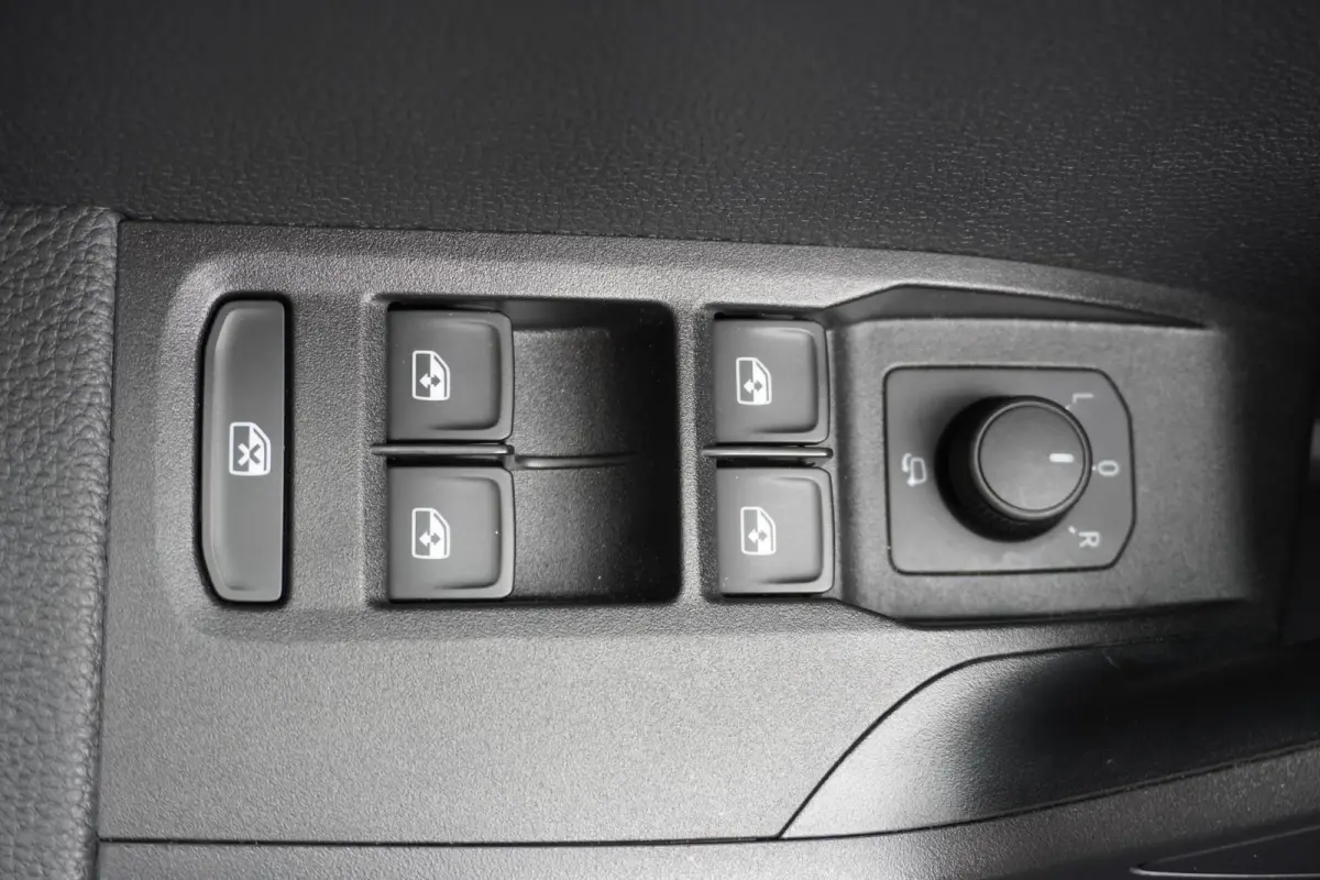1.0 TSI 95pk Style | Full Link | Climatronic | PDC Achter | Cruise Control