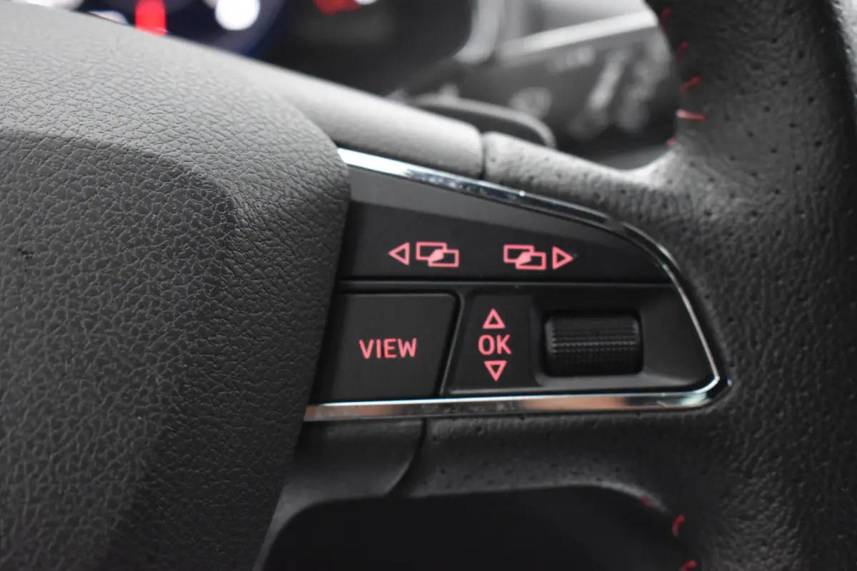 1.0 TSI FR Business Intense Plus Automaat | Carplay Navi | Digitaal Dashboard | LED | 12 mnd BOVAG garantie | Whatsapp 06-53188999