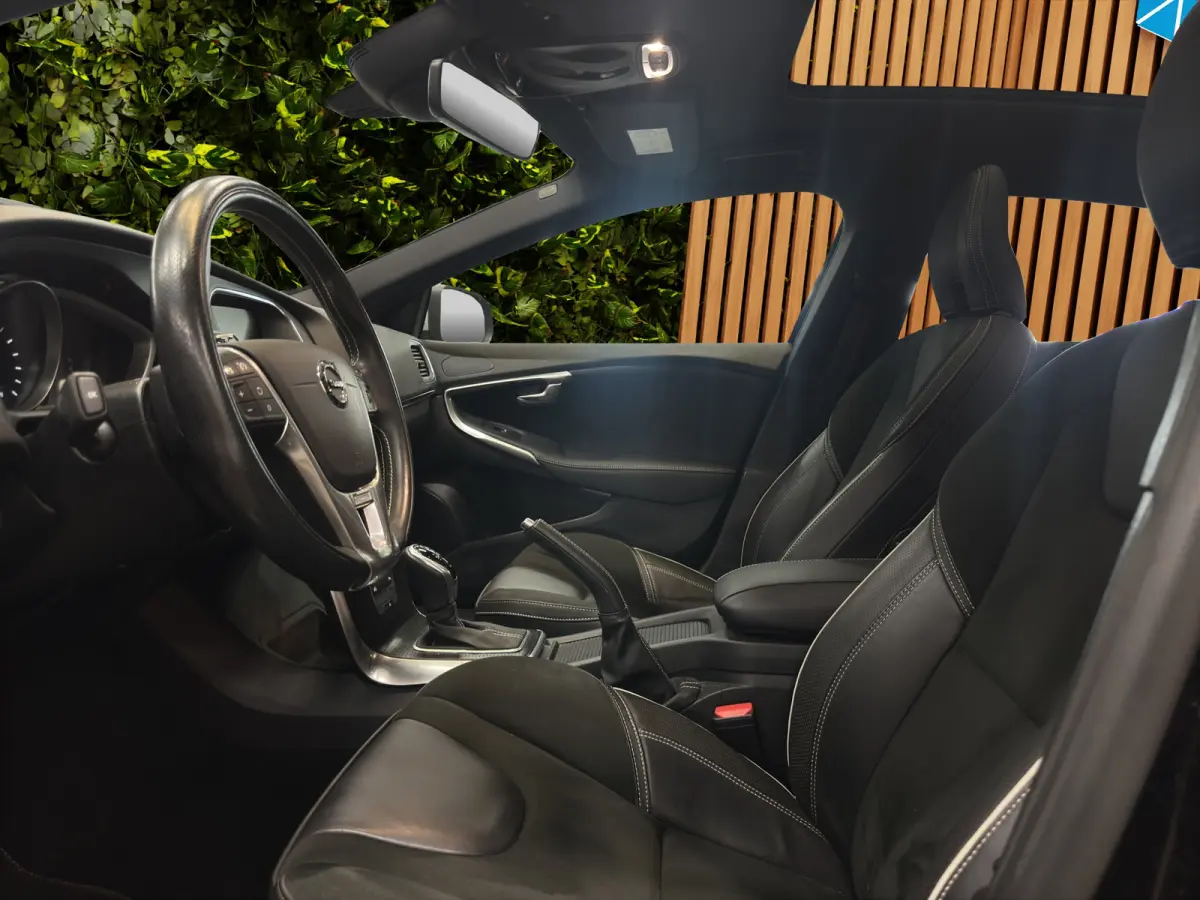 1.5 T3 Polar+ Sport | Panoramadak | Stoelverwarming | R-Design|