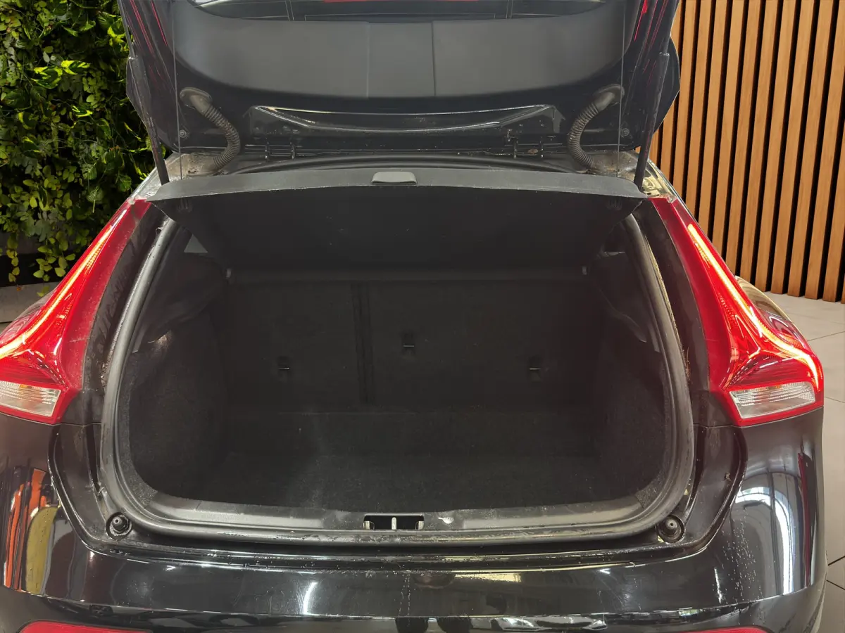1.5 T3 Polar+ Sport | Panoramadak | Stoelverwarming | R-Design|