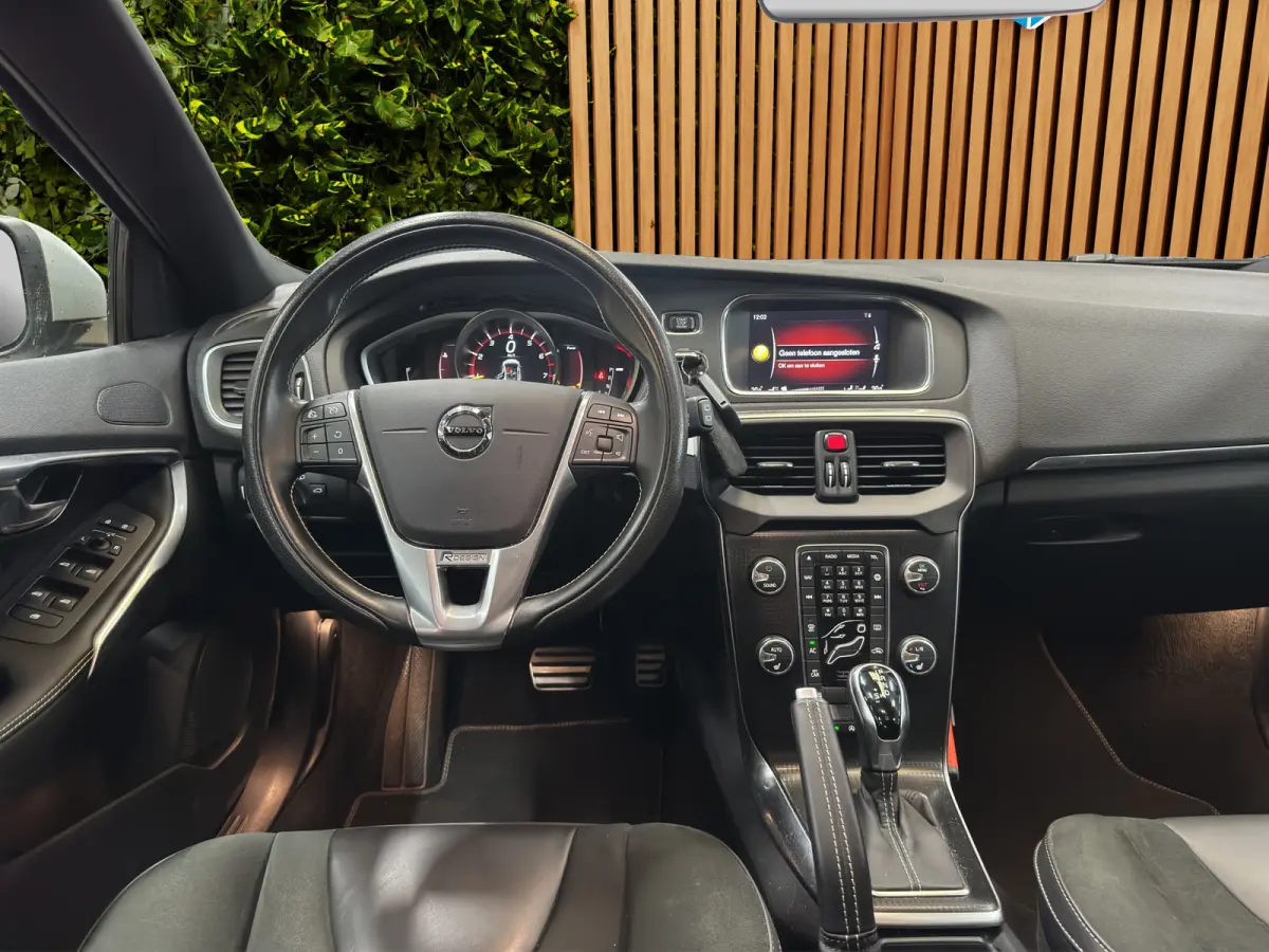 1.5 T3 Polar+ Sport | Panoramadak | Stoelverwarming | R-Design|