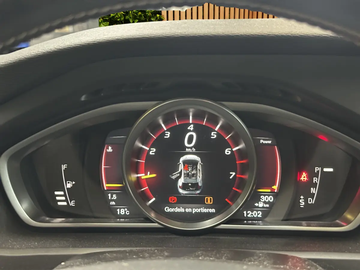 1.5 T3 Polar+ Sport | Panoramadak | Stoelverwarming | R-Design|