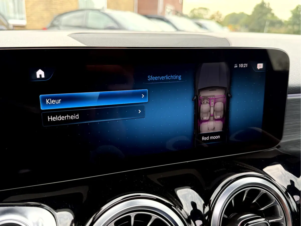 250 Luxury Line 67 kWh SOH 95.6%,Panoramadak, Camera, Stoelverwarming